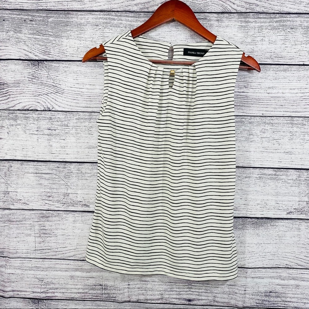 Ivanka Trump Sleeveless Keyhole Tank Top Blouse S